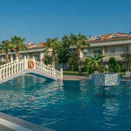 Villa Golf Village - With Shared Pool *