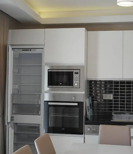 Golf Village - With Shared Pool Ξενοδοχείο Μπέλεκ