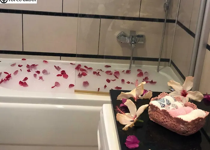 Golf Village - With Shared Pool