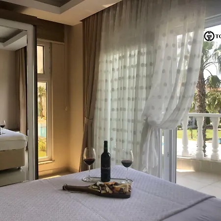 Golf Village - With Shared Pool * 베렉